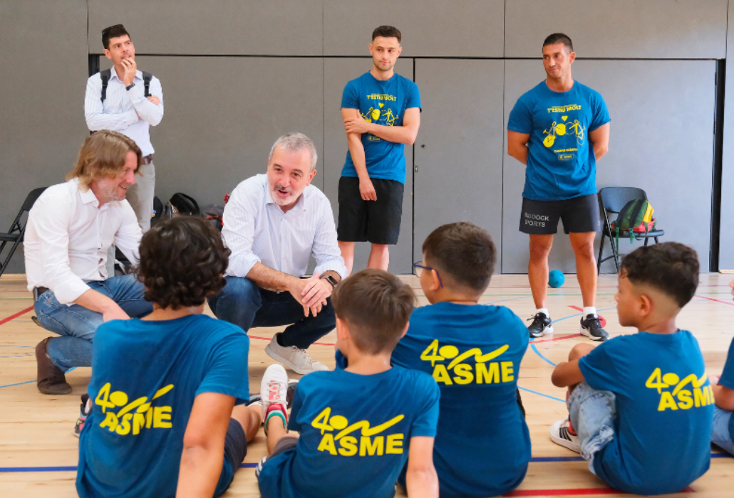 L’alcalde Jaume Collboni visita el Campus Olímpia al CEM La Verneda