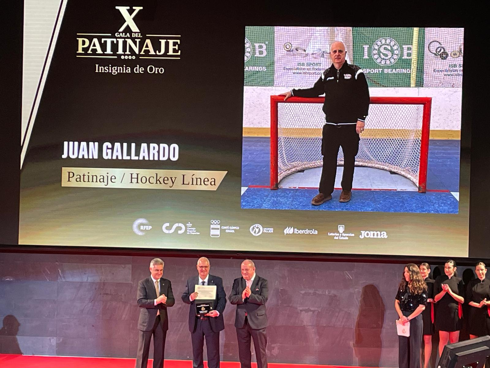 Juan Gallardo rep la Insígnia d’Or per la seva contribució al hockei línia espanyol