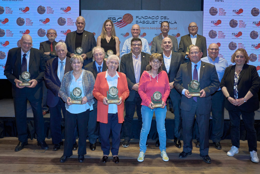 Luisa París, la nostra directora de promoció esportiva, guardonada amb la distinció Històrica del Bàsquet Català